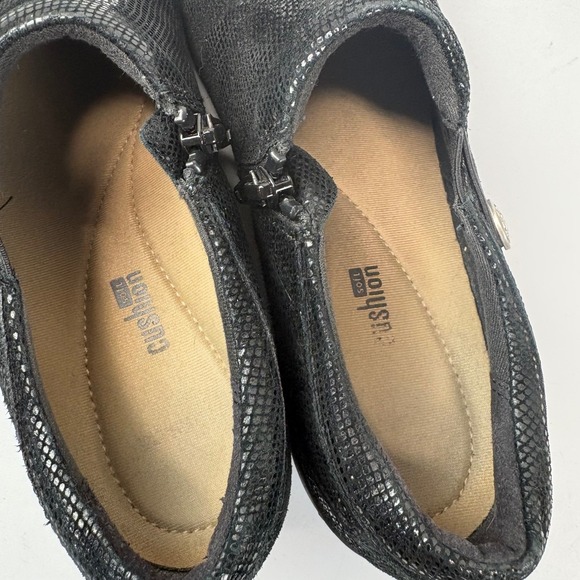 Clarks Channing Ann Womens 7M Snake Embossed Slip On Loafers Zip Button Accent - Picture 6 of 8